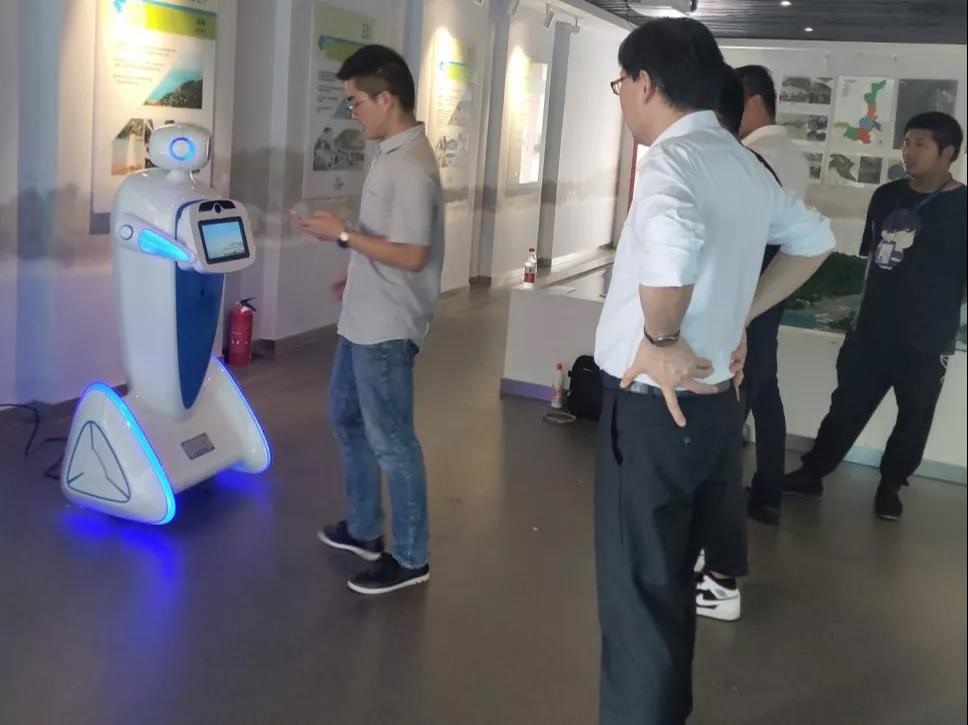 企業迎賓機器人